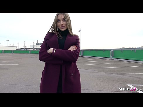 ❤️ VĀCU SKAUTS IR SAPNIS, PIESKARAS STEELE, AUTOSTĀVVIETA TELLTALE UN SEXY PAR NAUDU ❤️ Seks video pie mums ❌️