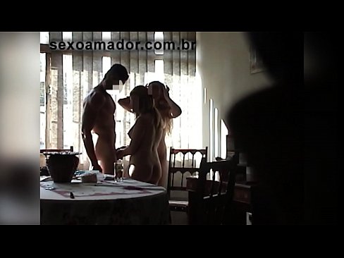 ❤️ Sekss draugi uzaicina milzu vīrieti un sekss trijatā ar viņu ❤️ Seks video pie mums ❌️