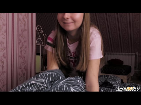 ❤️ Blondīne dziļi sūc savu BFF un saņem spermu mutē ❤️ Seks video pie mums ❌️